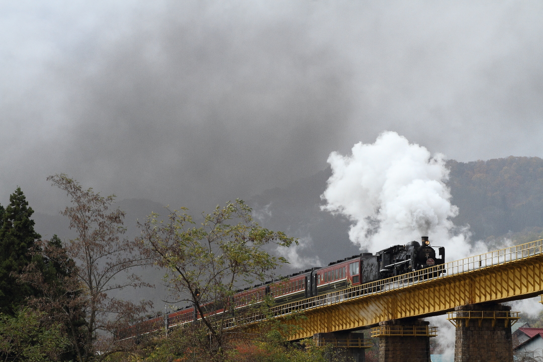 黄色い鉄橋に風が吹く - 2015年秋・磐西 - _b0190710_22161755.jpg