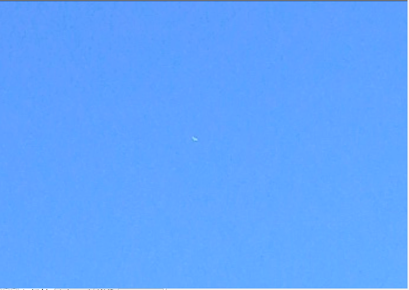 ついに我が家の上空で「銀色の葉巻型UFO」撮影に成功！？_e0171614_14143610.png