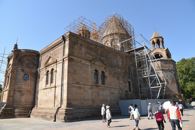アルメニア正教会の総本山エチミアジン大聖堂を見学です！_a0124132_20455782.jpg