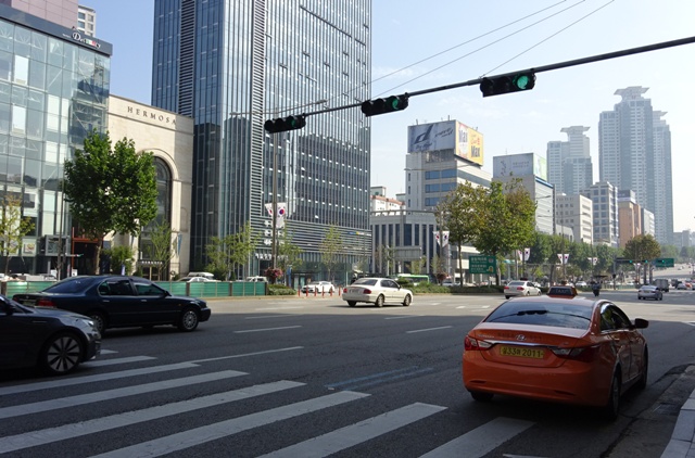 f0201054_22102.jpg