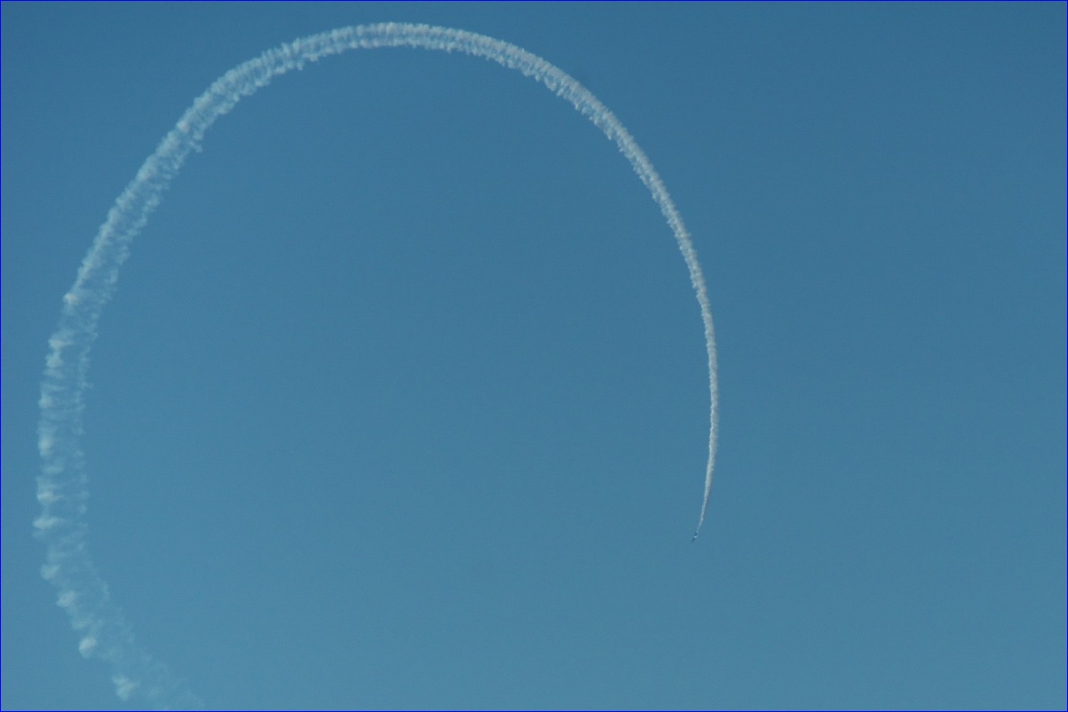 自宅で見る(40km離れた)入間航空祭のブルーインパルス・2015_d0137627_048178.jpg