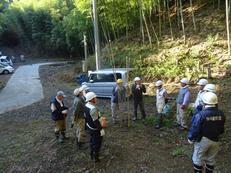 多奈川財産区「竹の里」で竹切りの協働作業・・・みさき里山クラブ　＆　うみべの森を育てる会_c0108460_21515991.jpg