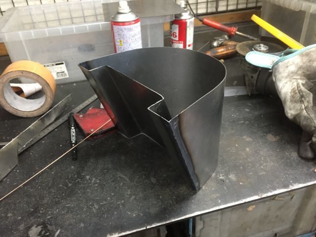 W650カスタム 電装BOX作製中_a0164918_21334102.jpg
