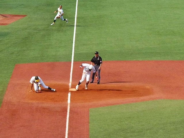 中央大対専修大 10月15日 東都大学野球1部 前半_b0166128_17132543.jpg