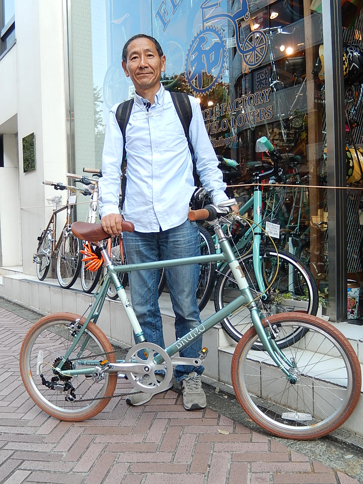 11月5日　渋谷　原宿　の自転車屋　FLAME bike前です_e0188759_1554229.jpg