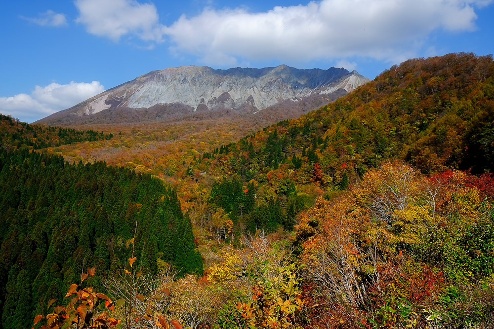 大山 鍵掛峠の紅葉 アオイソラ 大山 鍵掛峠の紅葉 アオイソラ