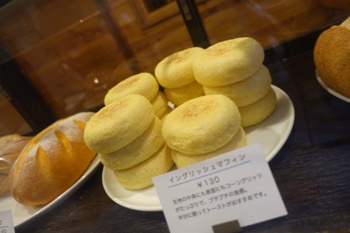 Cafe + Bakery 六花 @北軽井沢_d0133485_21124685.jpg