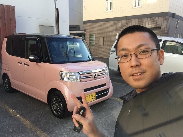 店長のニコニコブログ!本日はLX570 2台にTVキット取付け作業☆ランクル ハマーの専門店☆_b0127002_2010557.jpg