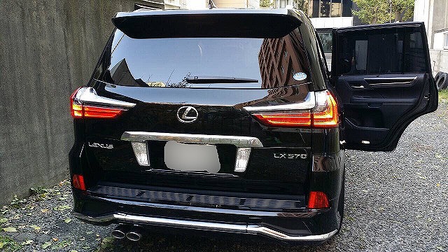 店長のニコニコブログ!本日はLX570 2台にTVキット取付け作業☆ランクル ハマーの専門店☆_b0127002_20111342.jpg