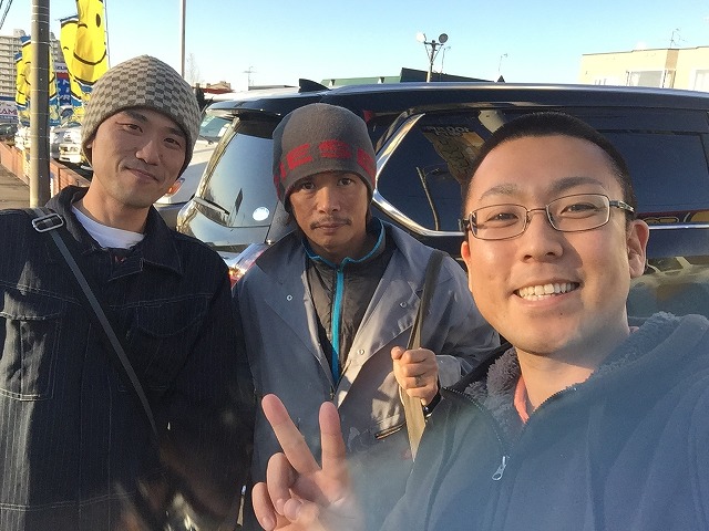 店長のニコニコブログ!本日はLX570 2台にTVキット取付け作業☆ランクル ハマーの専門店☆_b0127002_20305657.jpg