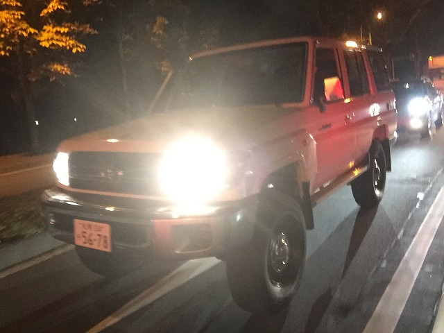 店長のニコニコブログ!本日はLX570 2台にTVキット取付け作業☆ランクル ハマーの専門店☆_b0127002_20404733.jpg