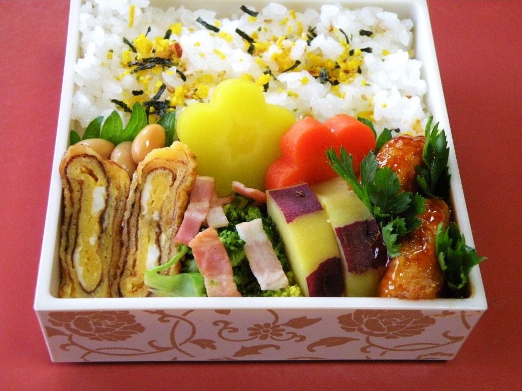 お弁当（鶏の照り焼き弁当）_d0285829_11162228.jpg