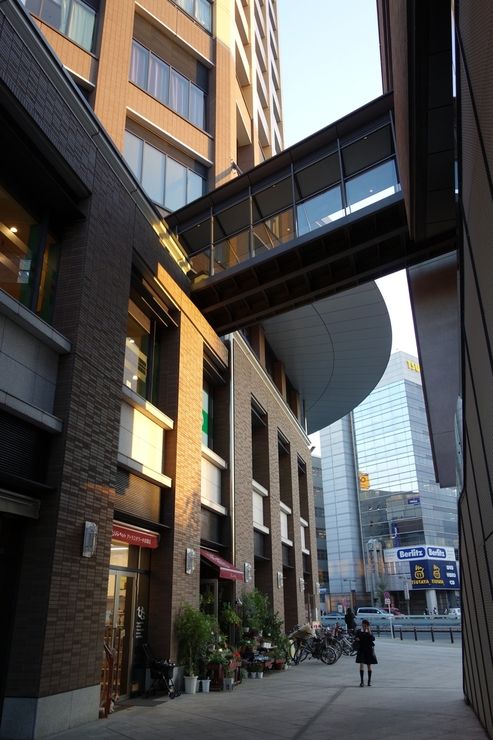 表参道近辺へ家具を見に その12~LOG ROAD DAIKANYAMA_a0287336_0504444.jpg