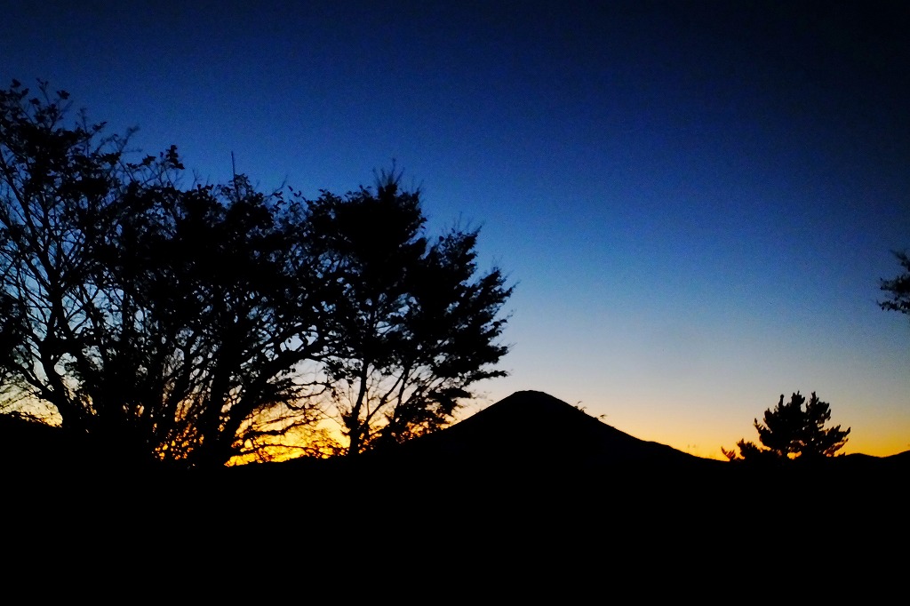 日暮れ時の富士山　　　　　　　　_b0236251_1439525.jpg