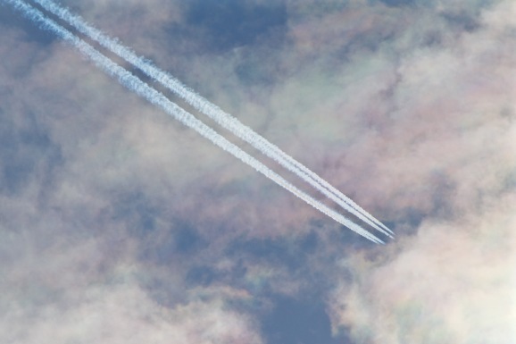 Boeing747-8、4発機の豪快なコントレール（飛行機雲） : Air