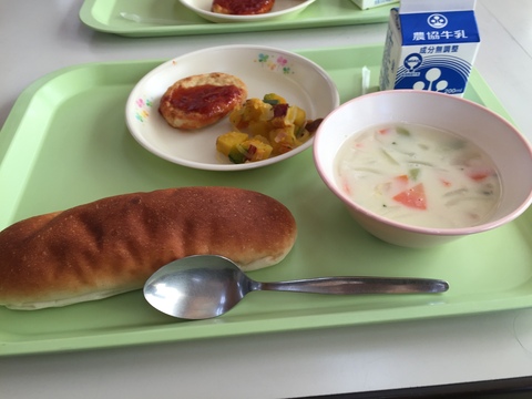 牧中学校の給食会と職場体験発表会_d0182179_16461947.jpg