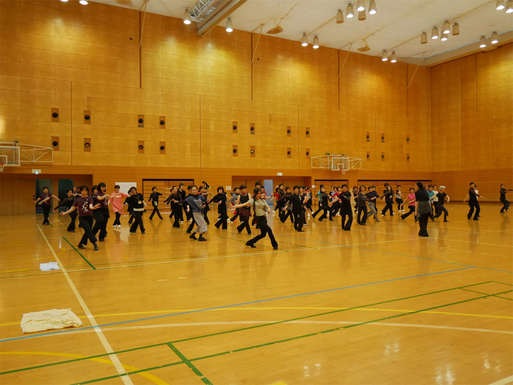 名倉先生ワークショップの助手の日でした。(全国女子体育研究大会)_d0224894_15153151.jpg