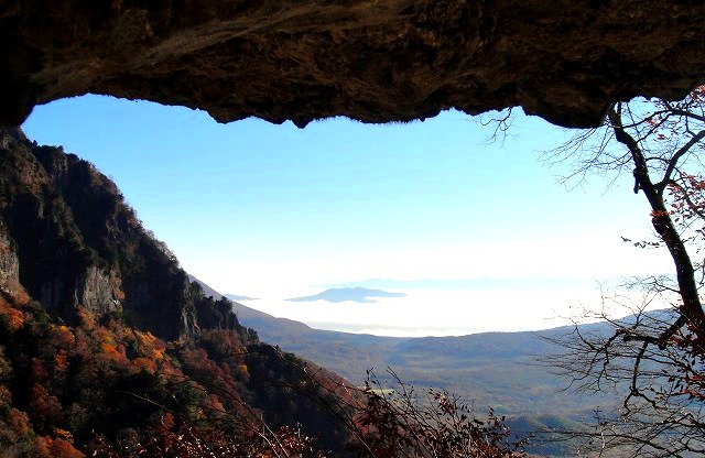 ＜2015年10月＞錦秋の「斑尾山・戸隠山」（北信五岳の山旅）_c0119160_1636739.jpg