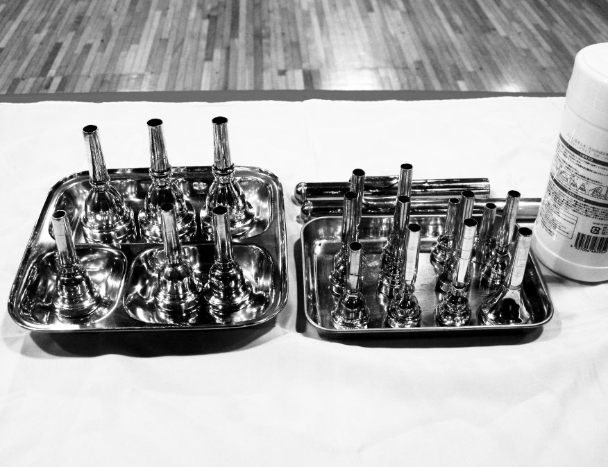 ▼東京経済大学「身体表現ワークショップ・音で遊ぶ 初心者のための改造楽器」_d0017381_1732686.jpg