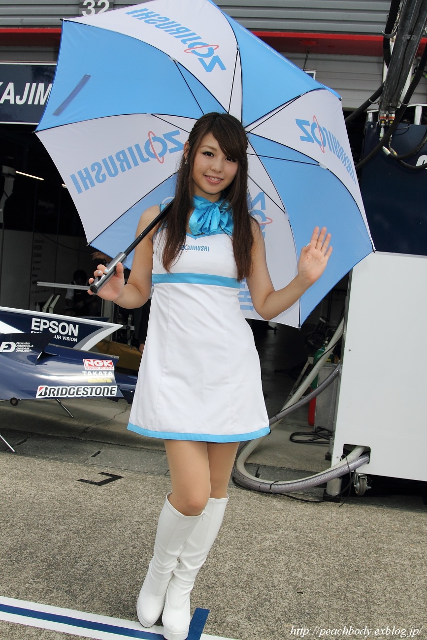 蒼井彩加 さん（ZOJIRUSHI Circuit Lady）_c0215885_23123579.jpg