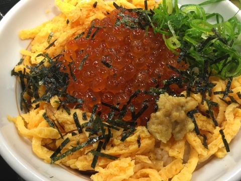 深夜の なか卵  いくら丼_e0115904_07135373.jpg