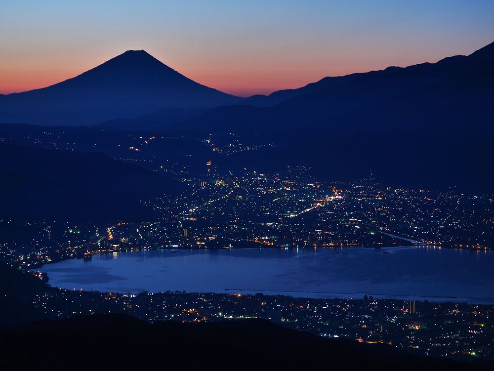絶景！高ボッチ高原からの朝富士・・いよいよ夜明け！_a0031821_1045323.jpg