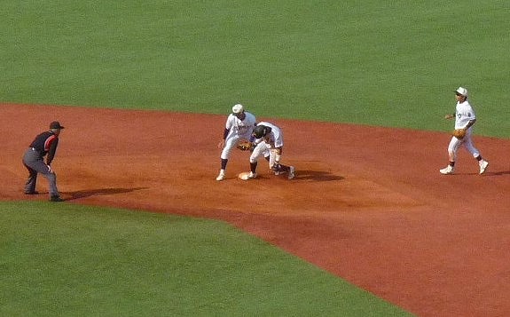 亜細亜大対中央大 10月20日 東都大学野球1部 前半_b0166128_12392454.jpg