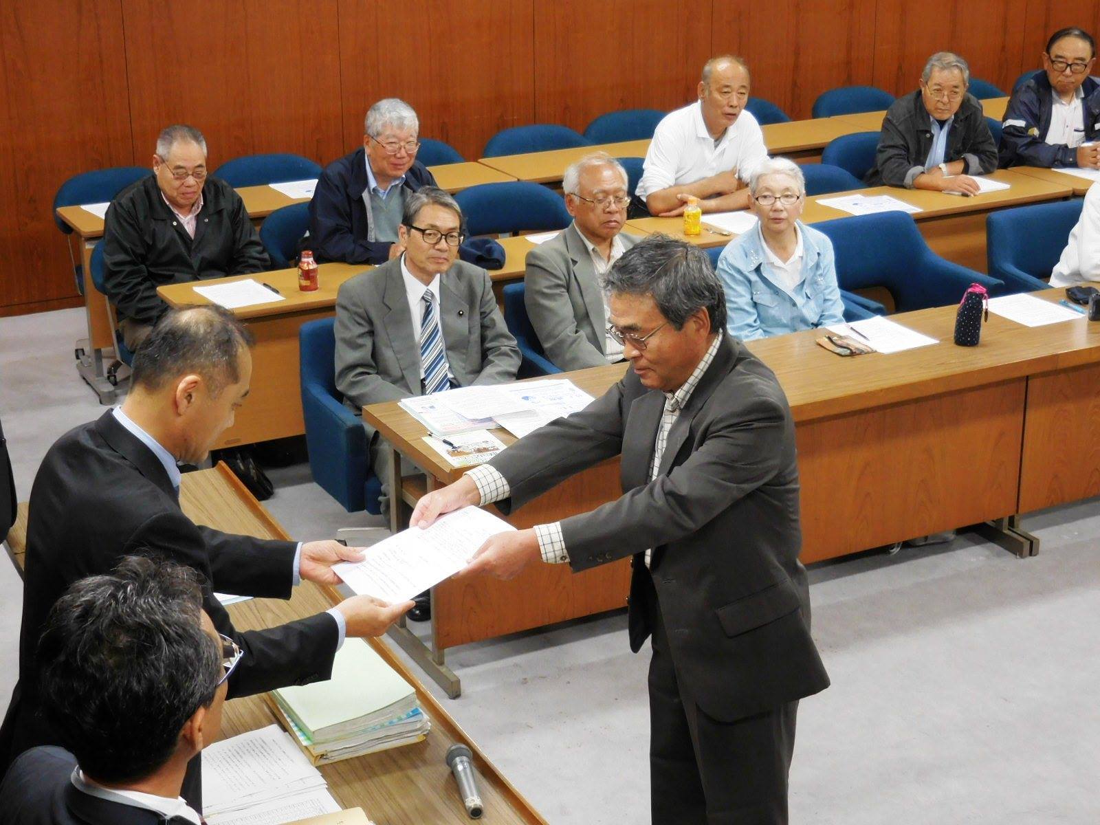 生活保護制度の改善を知事に要望【広島県生活と健康を守る会連合会】_e0094315_22523243.jpg