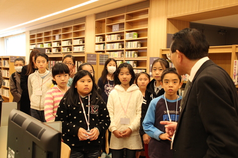 市民図書館で「子ども司書養成講座」スタート！_f0237658_10214253.jpg