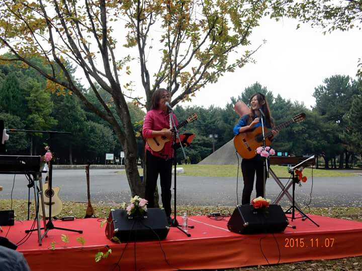 庄内緑地公園でライブ!!_b0143976_1054124.jpg