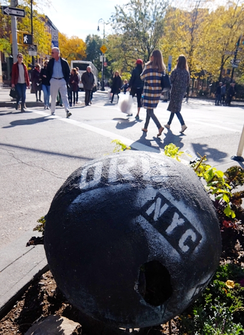 NYの街角で見つけた謎の球体アート ORB ART NYC_b0007805_10271657.jpg