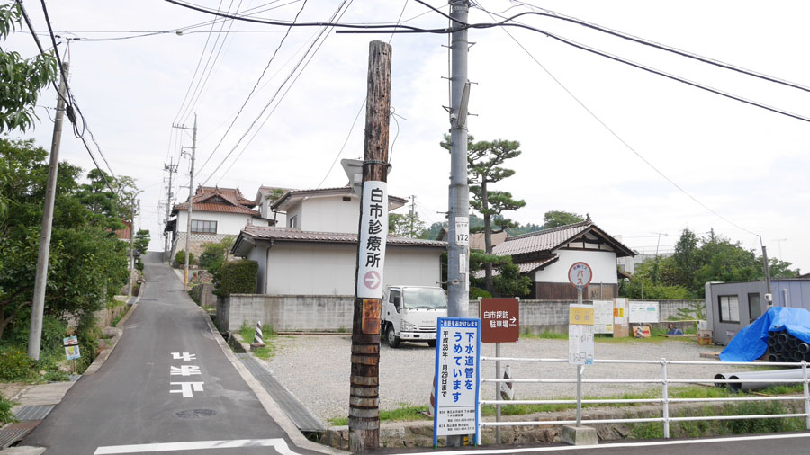 標識柱として残った木製電柱_f0130879_20473987.jpg