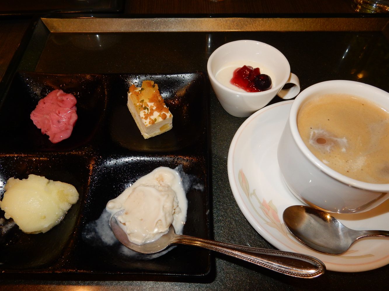 ’15,11,12(木)東北旅⑥星野リゾート奥入瀬渓谷ホテル_f0060461_13372737.jpg