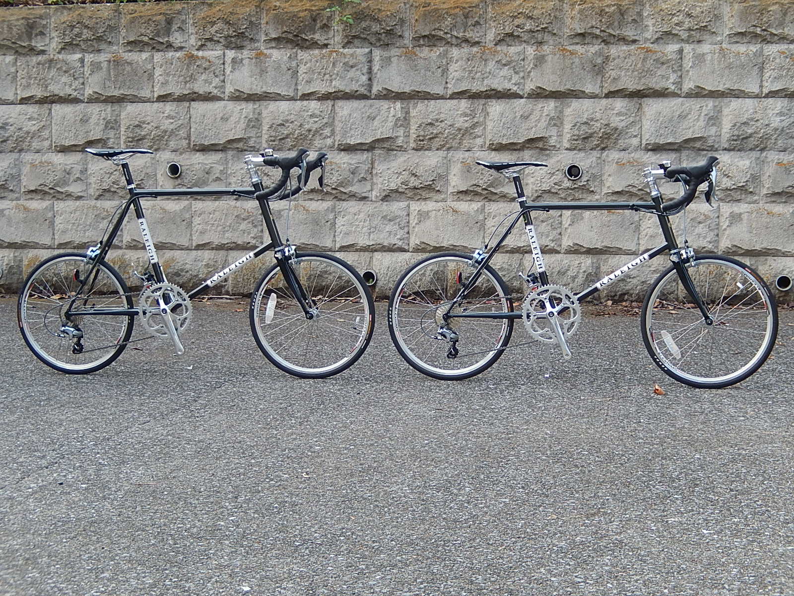 11月13日 渋谷 原宿 の自転車屋 FLAME bike前です_e0188759_1740974.jpg