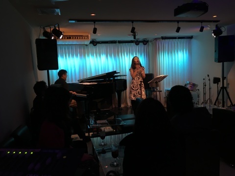 Jazzlive comin 広島 本日の土曜日は セッション!_b0115606_12025324.jpeg