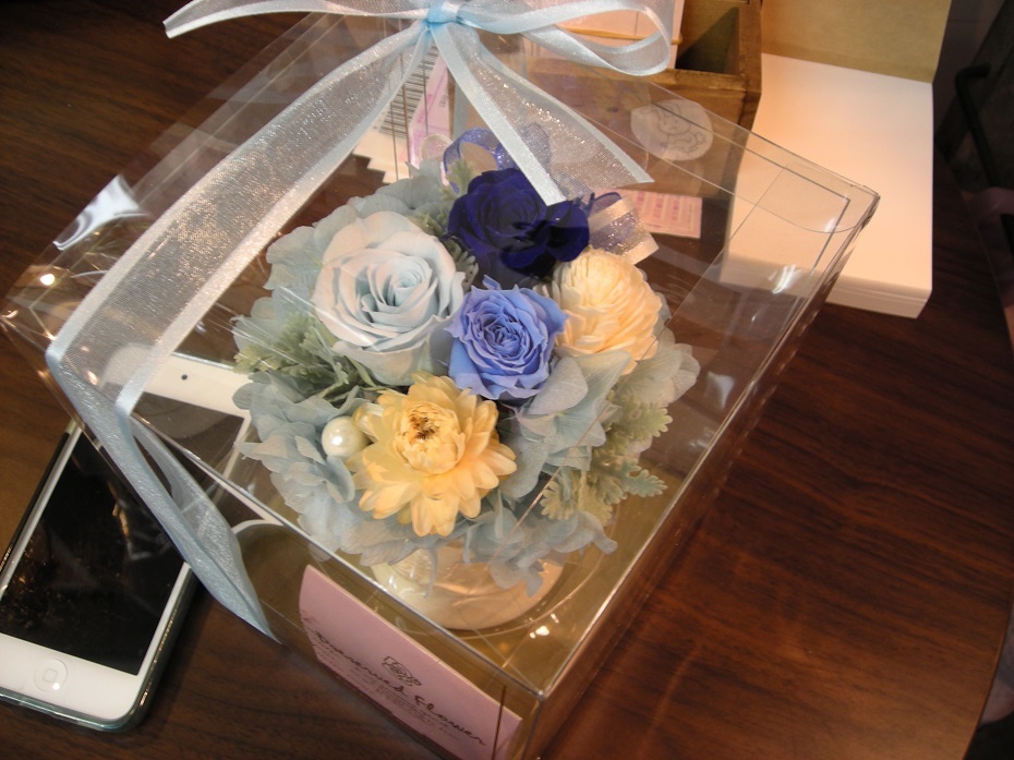 青いばら ブルーローズのプリザーブドフラワー 花言葉 夢叶う 誕生日や記念日の花を贈る人限定 好きな人との関係性のための難波なんばの花屋 Flowersalonosamu