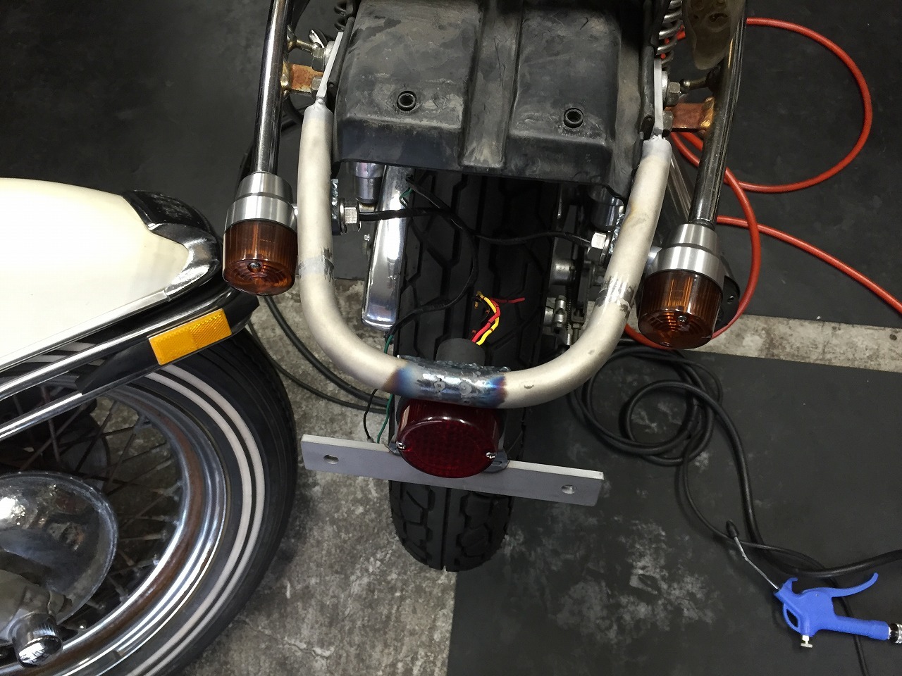 Gb250ハンドル交換 テール周り加工製作 In Your Life イン ユア ライフ モーターサイクル バイク屋のブログ Gb250ハンドル交換 テール周り加工製作 In Your Life イン ユア ライフ モーターサイクル バイク屋のブログ