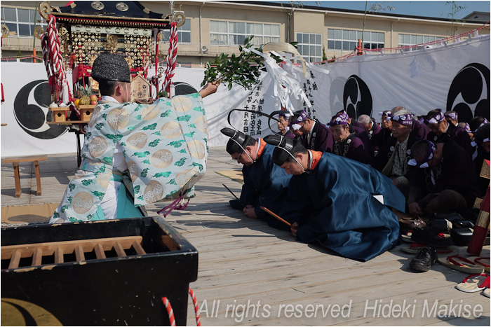 「唐津くんち」２０１５（５）お旅所神幸（１）神事_c0122685_18125047.jpg