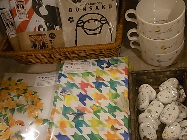 東急ハンズ梅田店 インコと鳥の雑貨展、いんこっこのくに作品お届け_d0322493_0481821.jpg