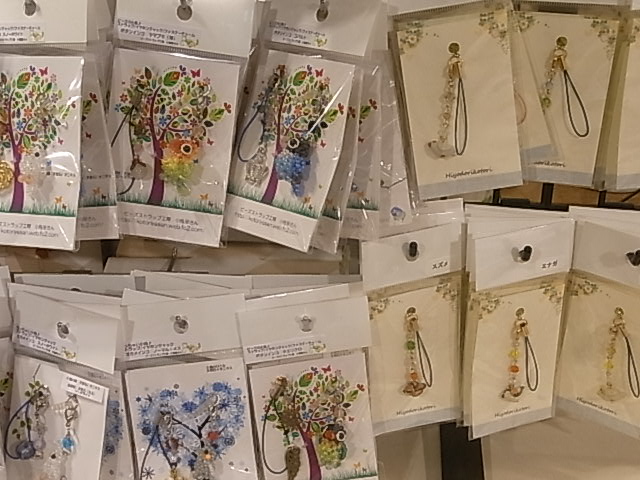 東急ハンズ梅田店 インコと鳥の雑貨展、いんこっこのくに作品お届け_d0322493_049535.jpg