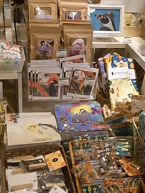 東急ハンズ梅田店 インコと鳥の雑貨展、いんこっこのくに作品お届け_d0322493_0503276.jpg