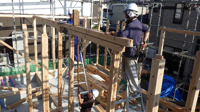 神子田町　住宅新築工事　建て方作業スタート！_f0105112_6271626.jpg
