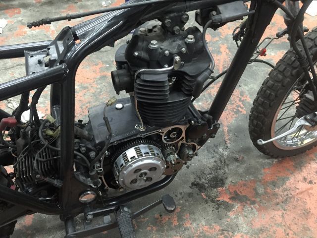 250TRカスタム A様号エンジン整備中_a0164918_19213547.jpg