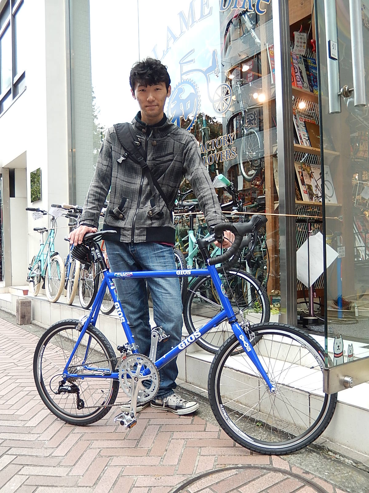 11月17日 渋谷 原宿 の自転車屋 FLAME bike前です_e0188759_13584844.jpg