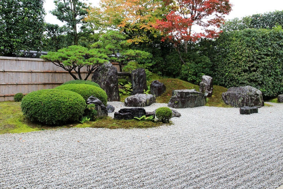 貴方も半分私も半分 ~大徳寺 黄梅院、総見院、興臨院~_a0107574_16405534.jpg