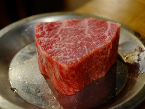 「新橋 肉バル ゴリズキッチンの量り売り和牛、塩鯖の自家製スモーク」_a0000029_11414664.jpg