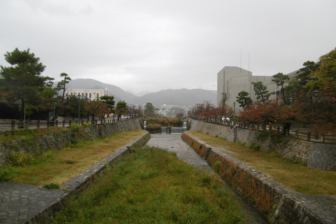 粋な黒塀_f0205367_15242407.jpg