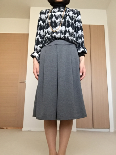ブラウスにこなれ感をプラスしてオシャレ度アップ♪_d0336521_19391485.jpg