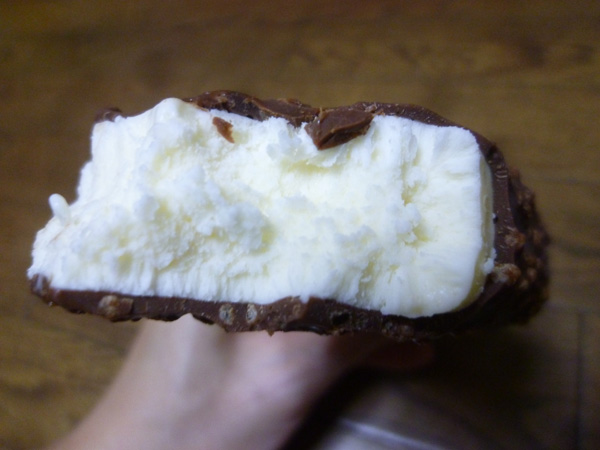 CRUNKY レアチーズケーキ味@ロッテ_c0152767_21454556.jpg