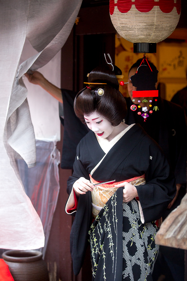 襟替え 上七軒 勝音 Prado Photography 襟替え 上七軒 勝音 Prado Photography